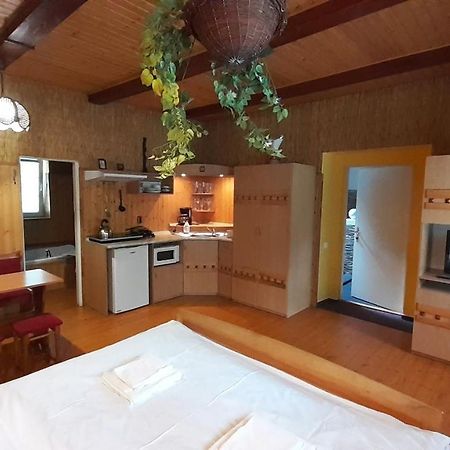 Resort Chribska Apartmany Adri Eksteriør bilde