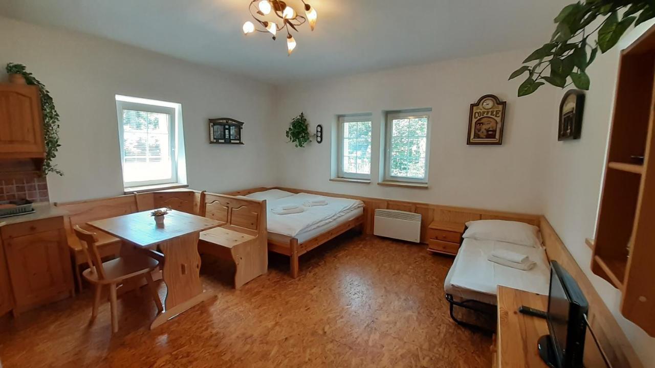 Resort Chribska Apartmany Adri Eksteriør bilde