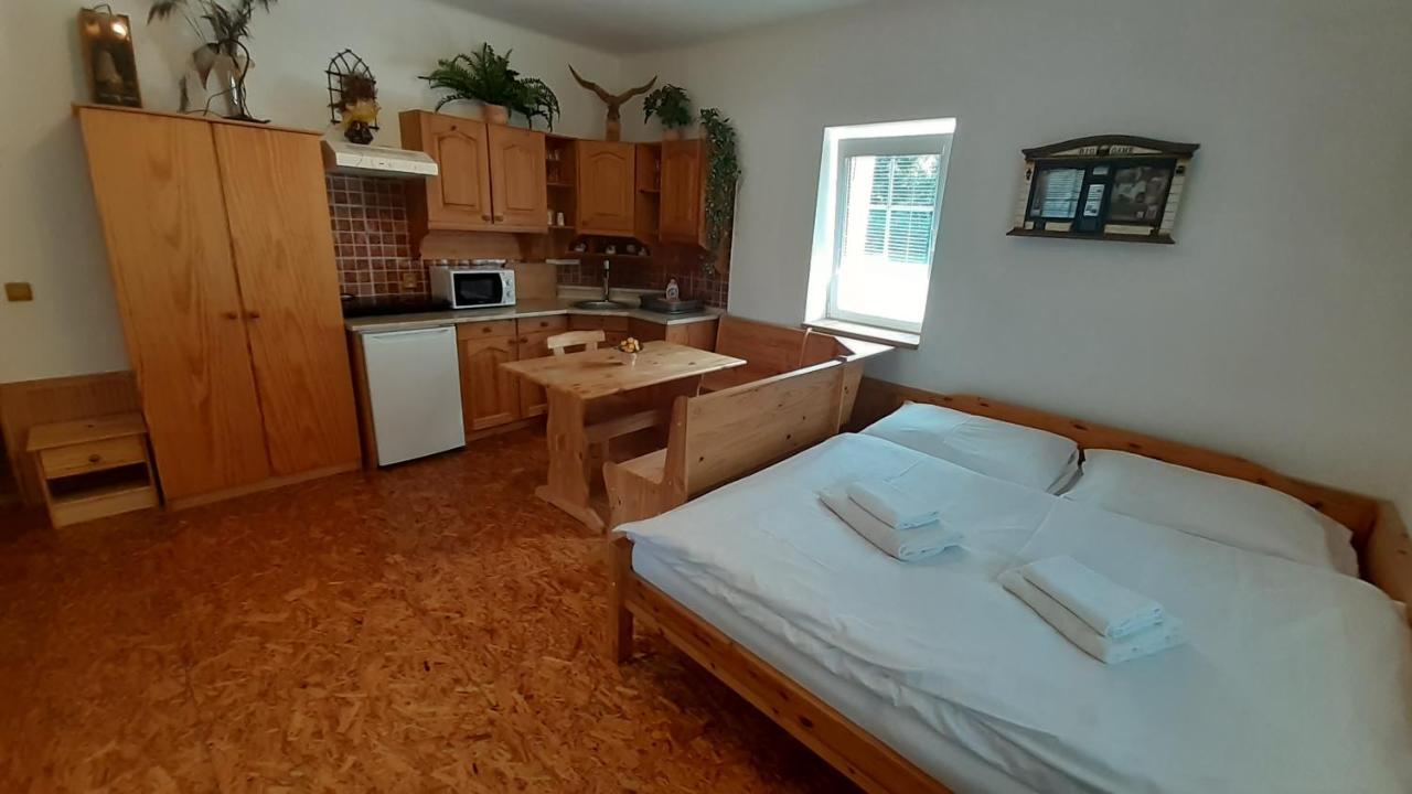 Resort Chribska Apartmany Adri Eksteriør bilde