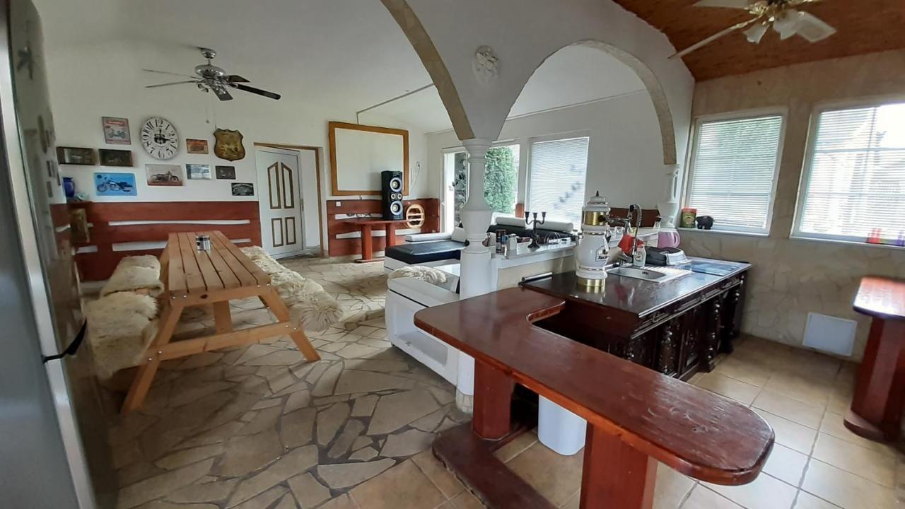 Resort Chribska Apartmany Adri Eksteriør bilde