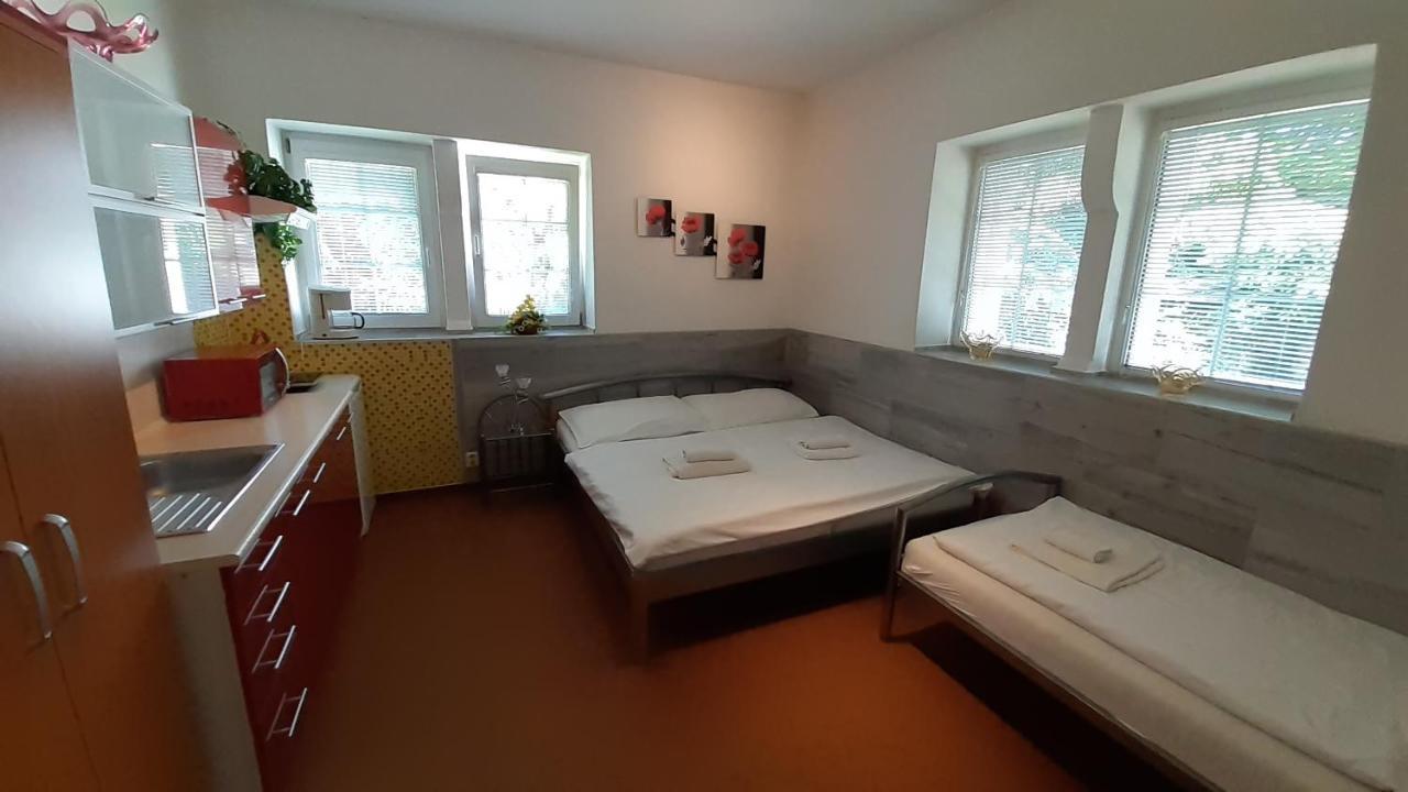 Resort Chribska Apartmany Adri Eksteriør bilde