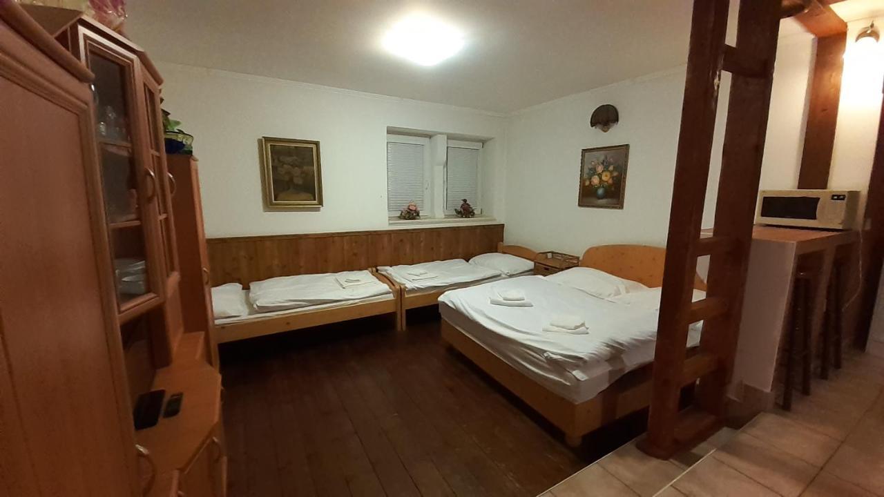 Resort Chribska Apartmany Adri Eksteriør bilde