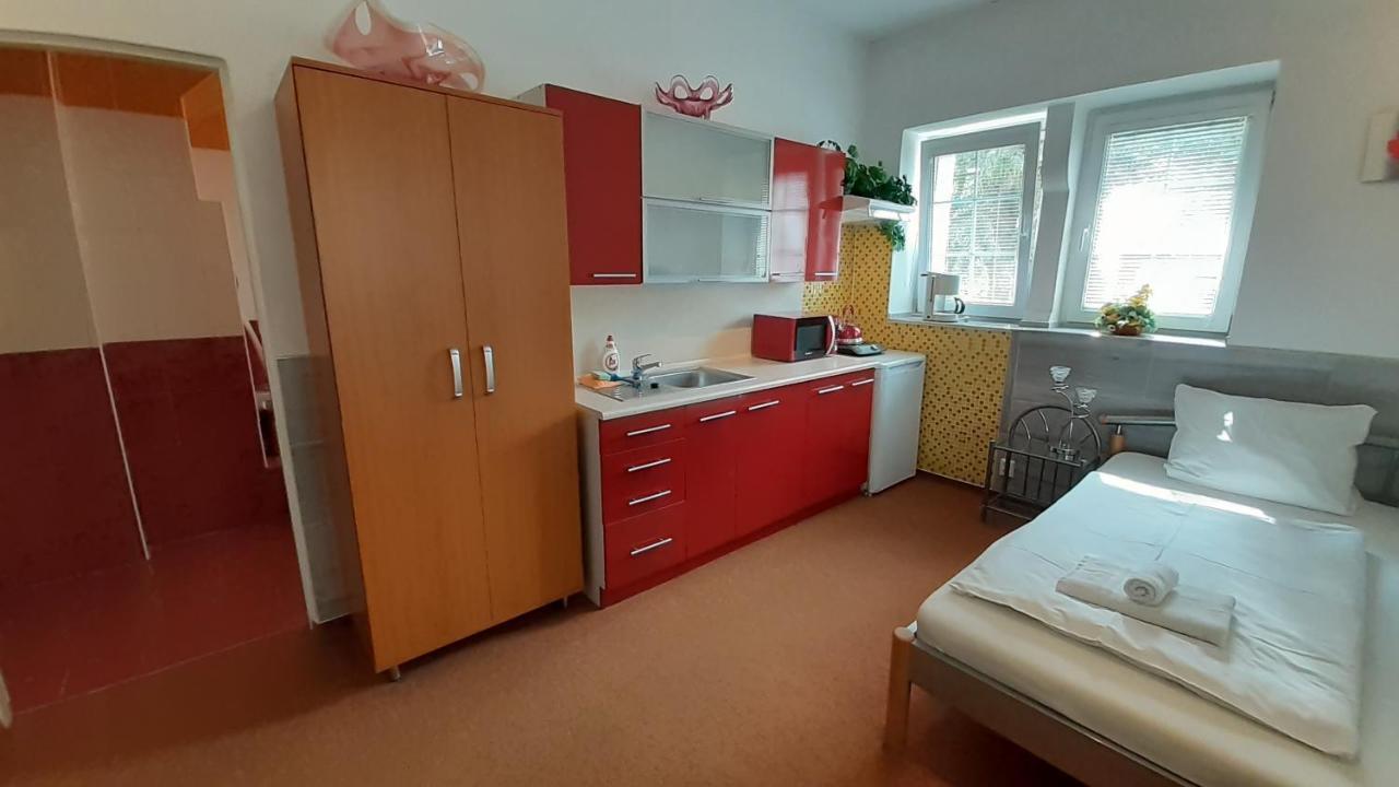 Resort Chribska Apartmany Adri Eksteriør bilde