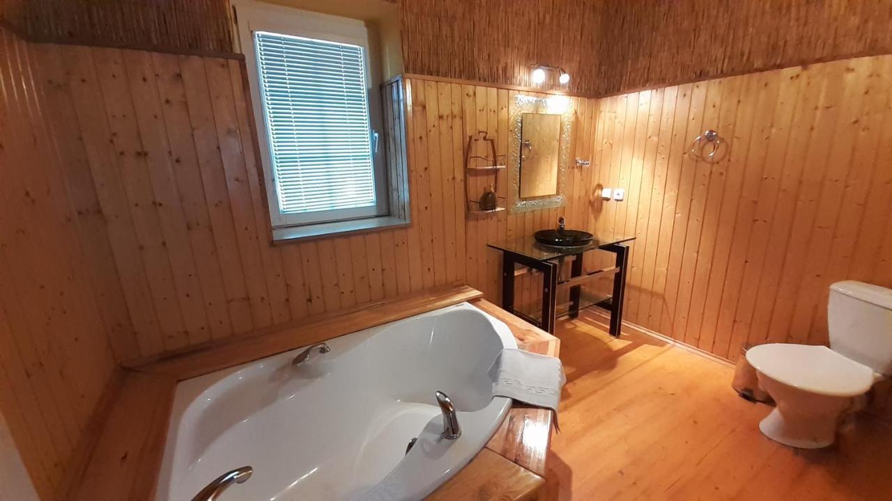 Resort Chribska Apartmany Adri Eksteriør bilde