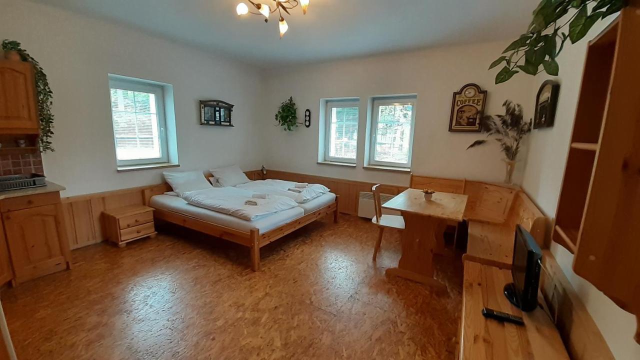 Resort Chribska Apartmany Adri Eksteriør bilde